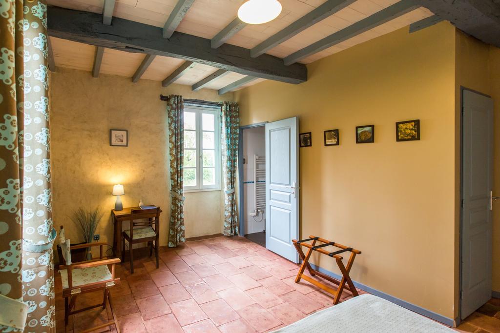 Au Mas Des Calmettes Acomodação com café da manhã Parisot  Exterior foto